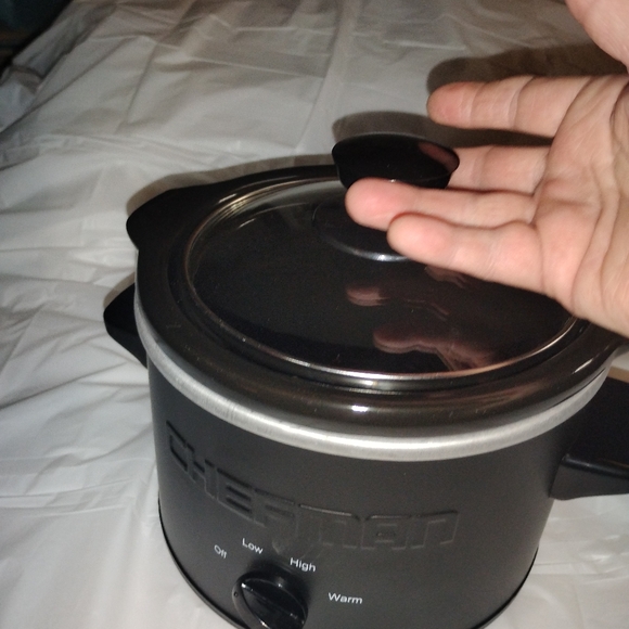 Chefman Miniature Black 1 Quart Slow Cooker - Picture 4 of 9